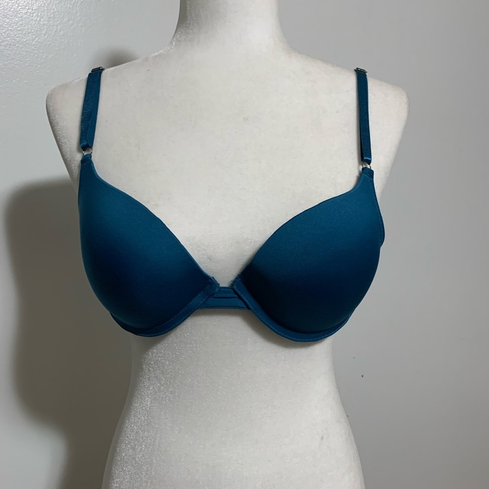 Jessica Simpson teal bras